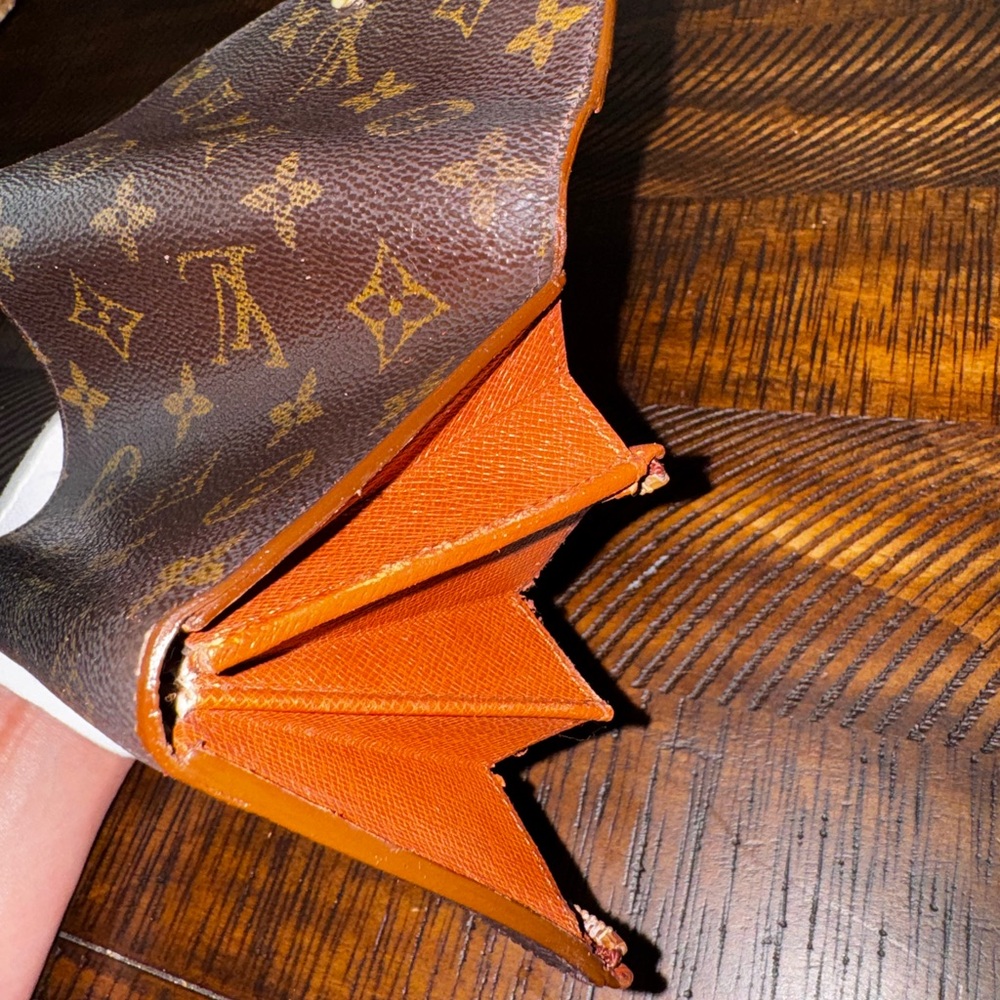 Louis Vuitton
Vintage 1998 Porte-Monnaie Tresor billet Wallet - Picture 14 of 17